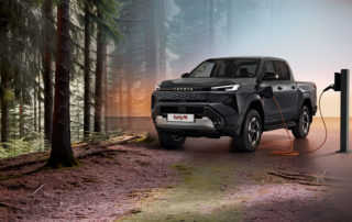 Der Toyota Hilux elektrisch bi dinere Garage Kunz in Saland